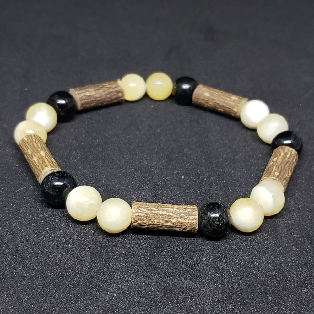 Tourmaline, calcite and hazelwood bracelet